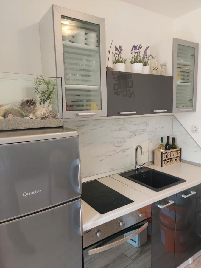 Apartmant Bionda Novi Vinodolski, Cozy And Nice Apartment For 4 People In The City Center Zewnętrze zdjęcie
