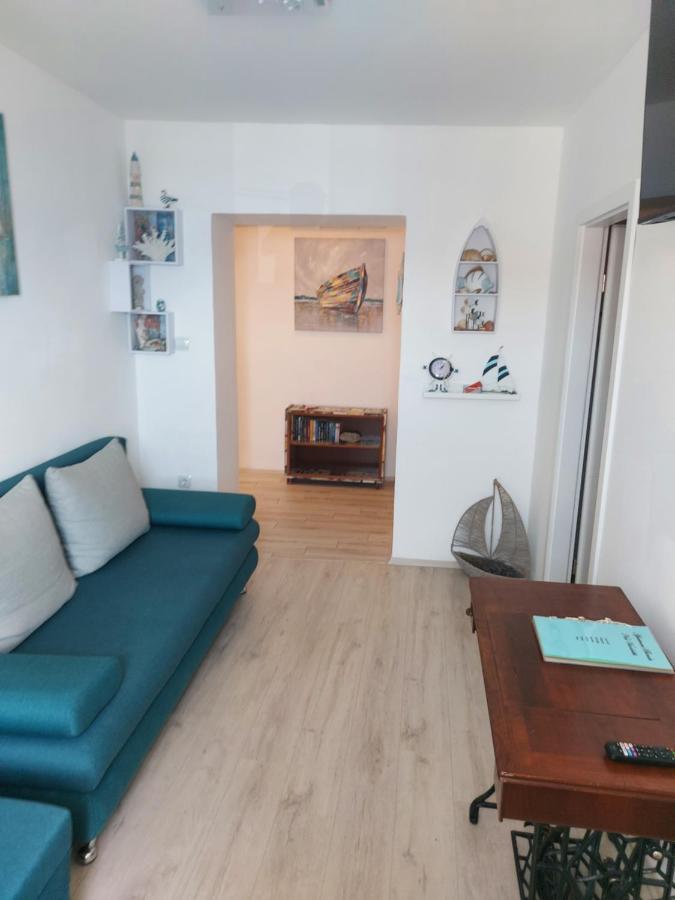 Apartmant Bionda Novi Vinodolski, Cozy And Nice Apartment For 4 People In The City Center Zewnętrze zdjęcie