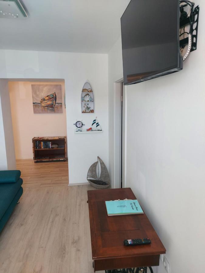 Apartmant Bionda Novi Vinodolski, Cozy And Nice Apartment For 4 People In The City Center Zewnętrze zdjęcie