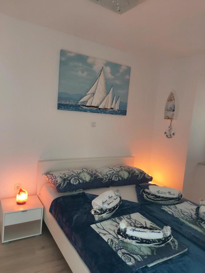 Apartmant Bionda Novi Vinodolski, Cozy And Nice Apartment For 4 People In The City Center Zewnętrze zdjęcie